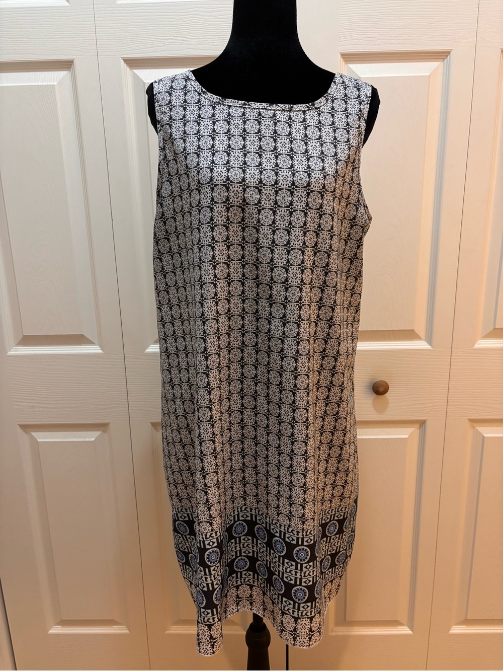 SHEIN Black and White Sleeveless Midi Shift Dress